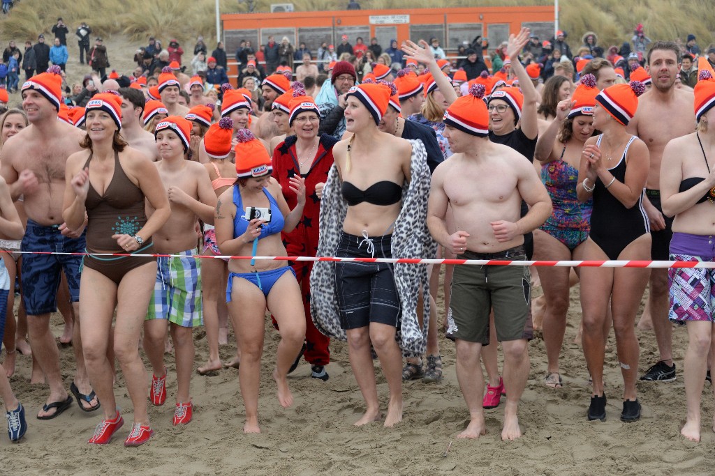 ../Images/Nieuwjaarsduik Nederzandt 2017 017.jpg